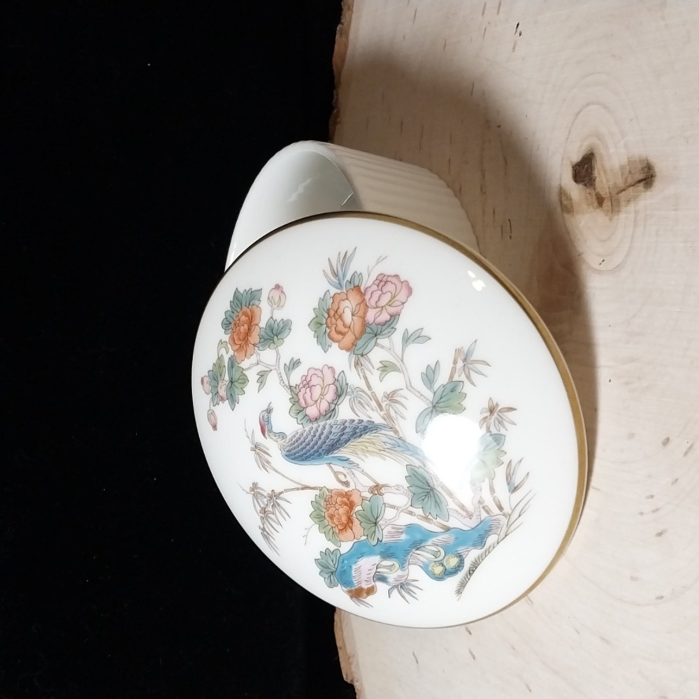 Wedgewood Kutani Crane Bone China Trinket Box